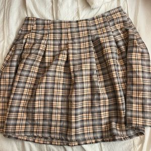 YELLOW STRIPED PLEATED SKIRT